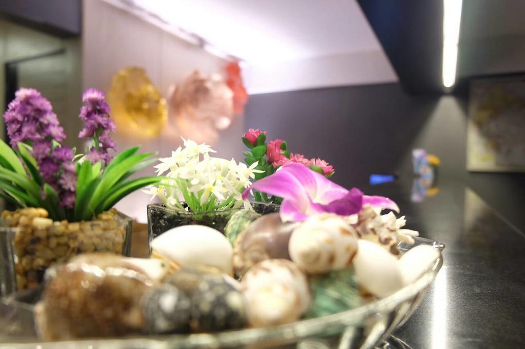 Rockstel Loma Vandrarhem Phuket Exteriör bild